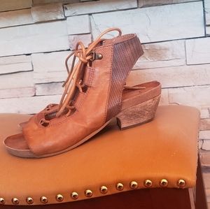 Miz Mooz brown leather Cato peep toe sandals low heal 9.5 or 40.